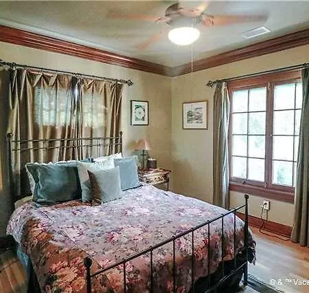 Casa De Olivia Four Bedroom Holiday Holiday home Santa Fe